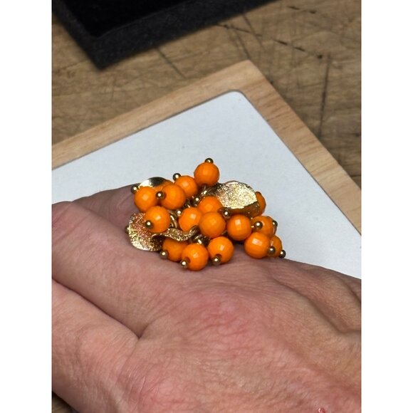Retro Gold-Tone Stretch Ring With Orange Beads & Textured Discs - Picture 6 of 6